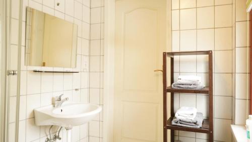 Kreyenbruck Apartment | Ruhige Lage, nah am Klinikum & Einkaufsmöglichkeiten