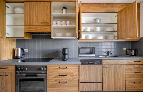 Wipkingen Apartment | Ruhige Wipkingen 3 ZW, nah Limmat, 15 min von HB, by Blueground