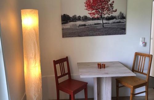 Alsdorf Apartment | Ruhiges Apartment mit Blick in den Garten