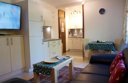 Lofer Bed & Breakfast | Ruhiges Appartement mit 1 Schlafzimmer und Balkon - Patricia, Haus