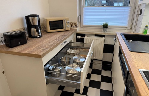 Oberhausen Apartment | Ruhrpott Residence - 3-room suite - 70m² with balcony in prime location