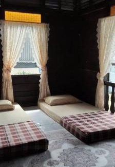 Kampung Permatang Bogak Hotel | Rumah Kayu Masjid Zahir
