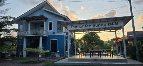 Kota Bharu Hotel | Rumah Tepi Sungai KB