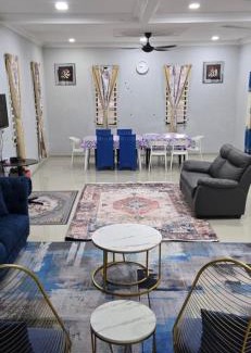 Kota Bharu Hotel | Rumah Tepi Sungai KB