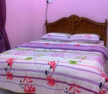 Wakaf Che Yeh House | RumahTamu SURURINA