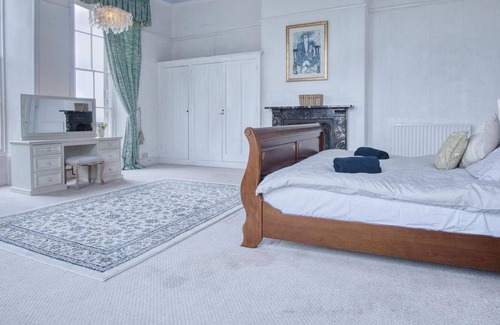 Long Barn House | Rumwell Park - 8 Bedroom Manor House- Taunton