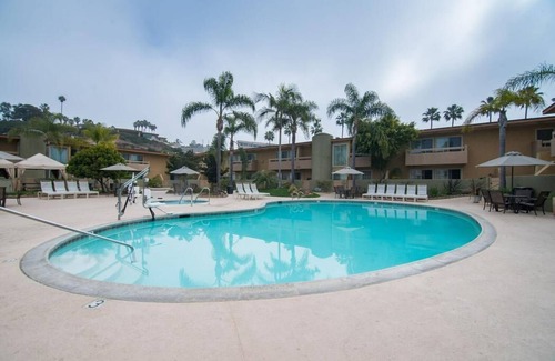Solana Beach Condo | Run to Del Mar for Breeders Cup week! Spacious, fully equipped 1BR condo!