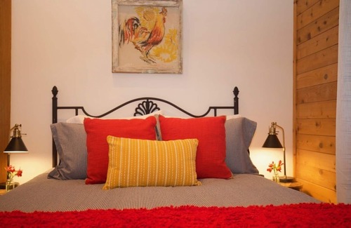 Bloomfield Bed & Breakfast | Runaway Rooster B&B - The Roost