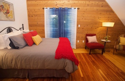 Bloomfield Bed & Breakfast | Runaway Rooster B&B - The Roost