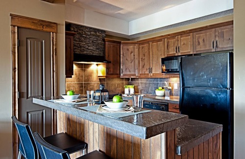 East Kootenay Condo | Rundlestone Executive Villa - Hot Tub, Seasonal Pool, Stay 3 nights - Pay for 2*