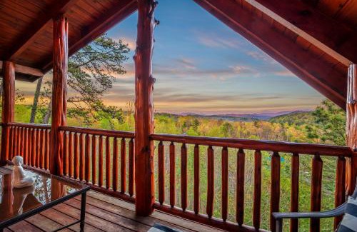 Gatlinburg - Pigeon Forge House | Running Bear Near PF Hot Tub Game Room Theater and Stunning Views