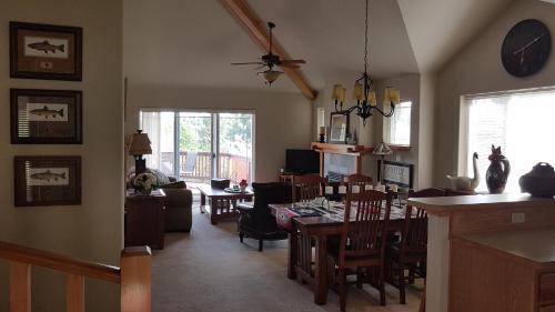 Klamath Falls House | Running Y Ranch Townhouse