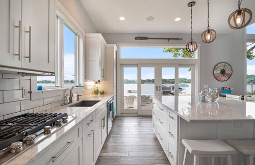 Fenton House | Runyan Lake House/4 Private Suites - Sleeps 13