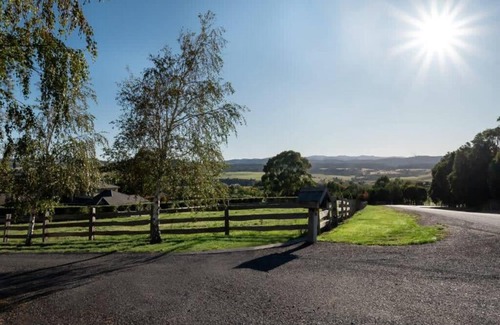 Relbia Apartment | Rural apartment with stunning views!