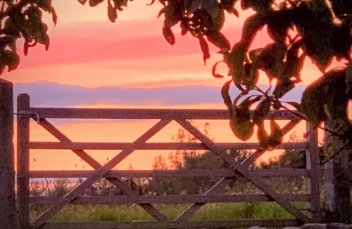 Westhouse House | Rural bungalow with field views, walks & wildlife: sleeps 2 adults. WiFi,Parking