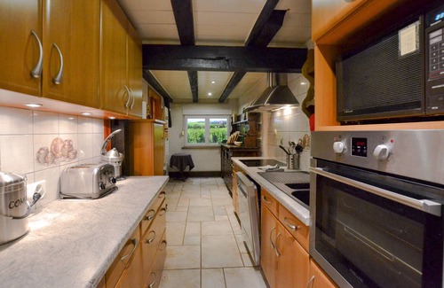 Ostheim Cottage | Rural Cottage, indoor swinming pool and spa, playg