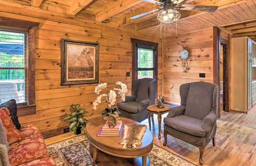 Dallas Cabin | Rural Dallas Gem w/ Hot Tub, Sauna + Fire Pit!