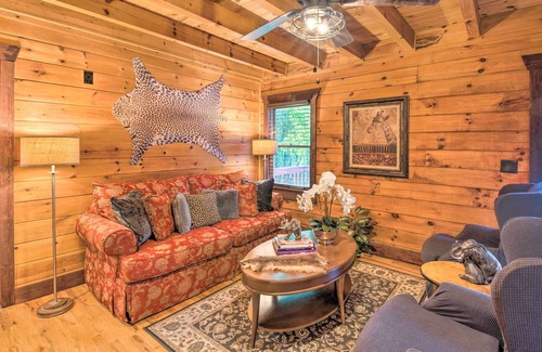 Dallas Cabin | Rural Dallas Gem w/ Hot Tub, Sauna + Fire Pit!