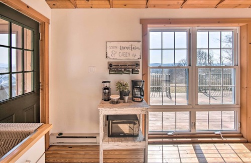 Mount Pleasant Mills Cabin | Rural Dutch Country Retreat - Private Hot Tub