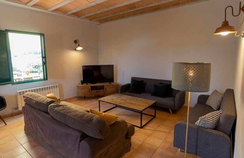 Palafolls House | Rural farmhouse near the Costa Brava for 30