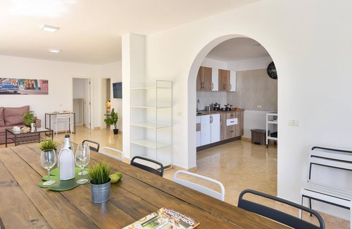 Ingenio House | Rural holiday home for families and groups with a beautiful private pool