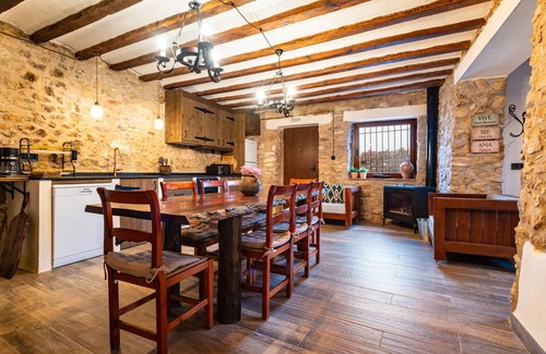 Vilafranca House | Rural House 'Parreta Estancia El Refugio' with Mountain Views, Private Terrace and Private Garden