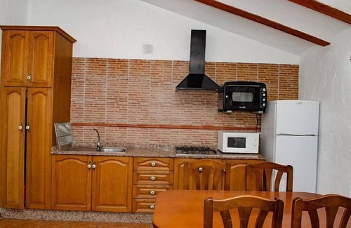 Majada Carrasca Cottage | Rural house MIRADOR DEL MUNDO, (9 cherry trees) for 6 people
