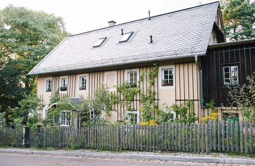 Loschwitz Apartment | Rural idyll on the city, yet right in the middle: Relax + Experience