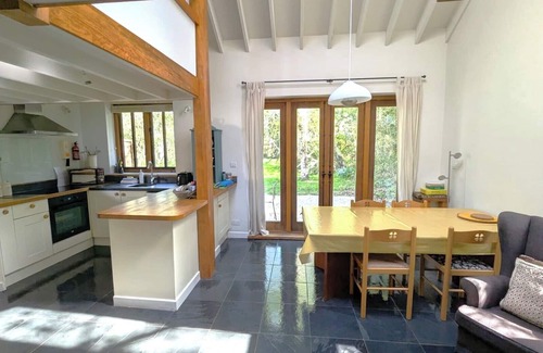 Chichester Apartment | Rural Mezzanine Studio with Shared Swimming Pool, Tennis, Table Tennis & zip wire