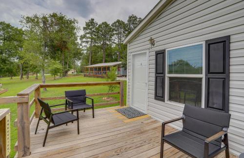 Boswell House | Rural Mt Olive Cabin Rental with White River View!