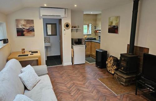 Little Hayfield House | Rural Peak District retreat in Little Hayfield One bedroom self contained property Dogs welcome