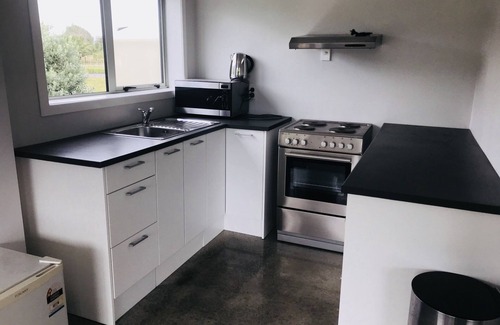 Rewa House | Rural Retreat 1 bedroom Guesthouse