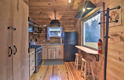 Bristol Cabin | Rural Retreat - 1 Mile to Holston River Weir Dam!