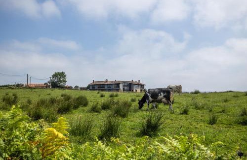 Lloreda Villa | Rural Villa with Sea Views