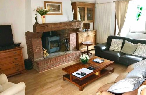 Feugeres House | RuralCottage- PetFriendly- NearToNormandyCoast