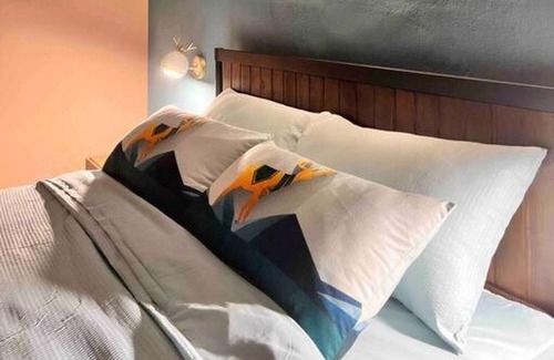 Taman Century Cottage | Rusa Cottage (Sleeps 10 pax - 1 min walk from KSL)