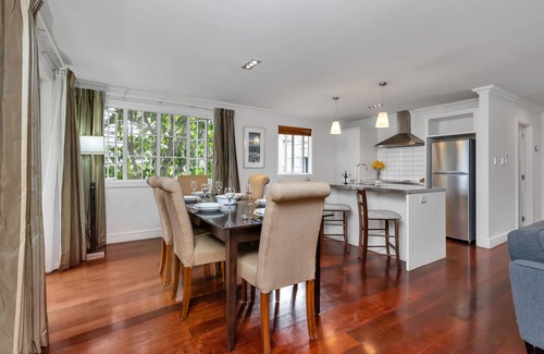 Russell House | Russell Cottages - Russell Holiday Home
