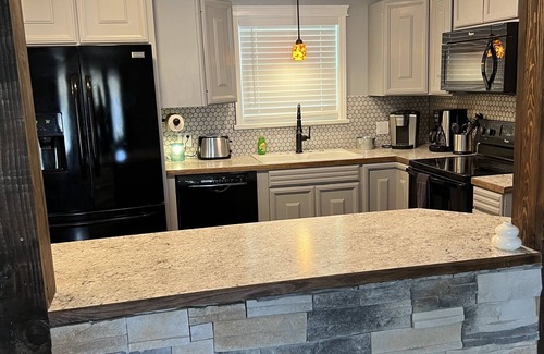 Twin Falls House | Rustic 2 bed home *pet friendly*