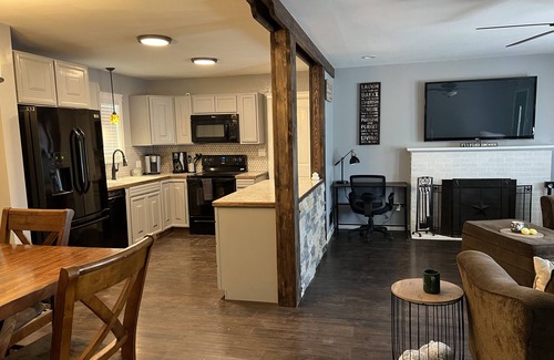 Twin Falls House | Rustic 2 bed home *pet friendly*