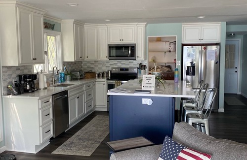 Pell City House | Rustic 3 bedroom, 3 bathroom cottage on Logan Martin Lake