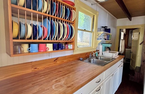 Alton Bay Cabin | Rustic 4-bedroom cabin with WiFi, AC in charming Alton Bay on Lake Winni.