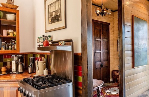 Camarillo House | Rustic Artist Retreat 5 5-minute walk to shops, 20 minute drive to the ocean.