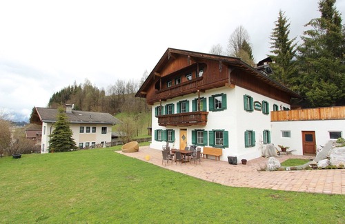 Hopfgarten Markt Apartment | Rustic holiday home on the ski slopes