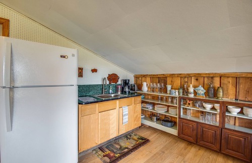 Franklin House | Rustic Barn for the Creatives
