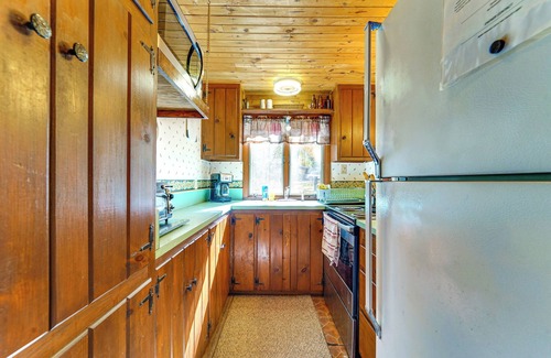 Buffalo Mills Cabin | Rustic Bedford Cabin Near Hunting & Fishing