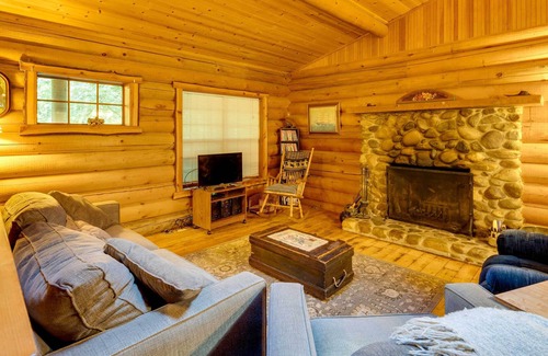 Greenbank Cabin | Rustic Cabin 4 Mi to South Whidbey State Park