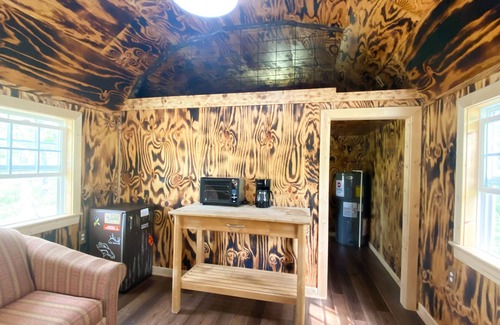 Dixon Apartment | Rustic cabin in the woods