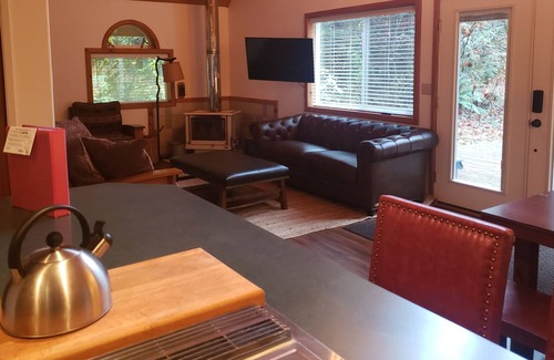 Skykomish Apartment | Rustic Cabin Stevens Pass Mount.-Adventures-HotTub