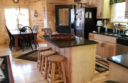 Hiawassee Cabin | Rustic cabin with million dollar views!