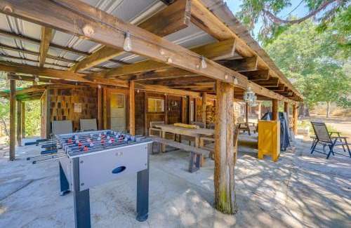 Pinehurst House | Rustic Cabin with Patio 8 Mi to Kings Canyon Park